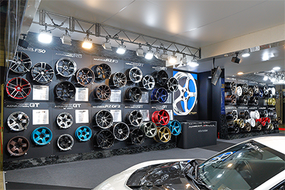 YOKOHAMAホイール主要ブランドの全カラー展示
